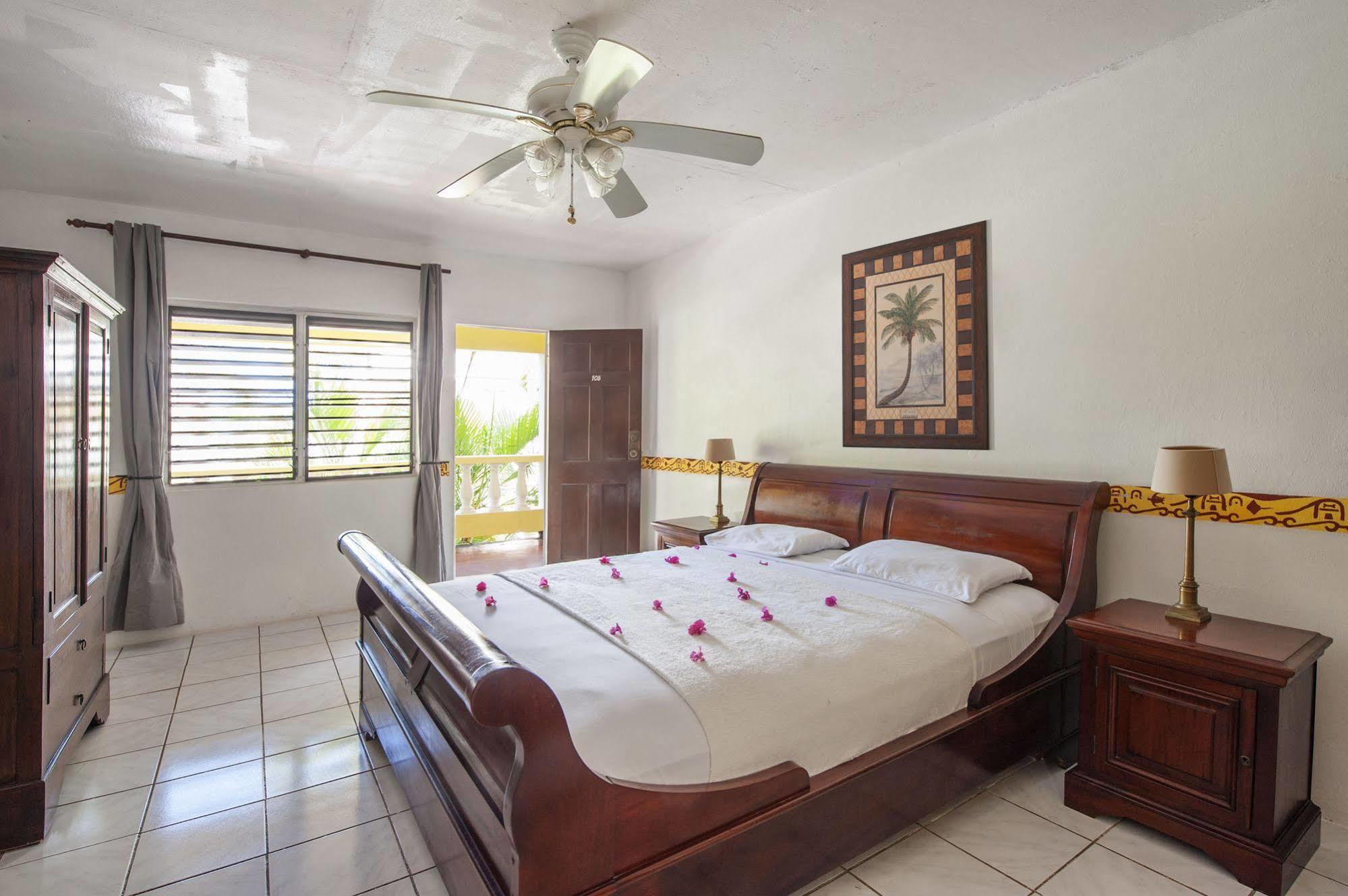 Aparthotel The Old Gin House Oranjestad  Esterno foto