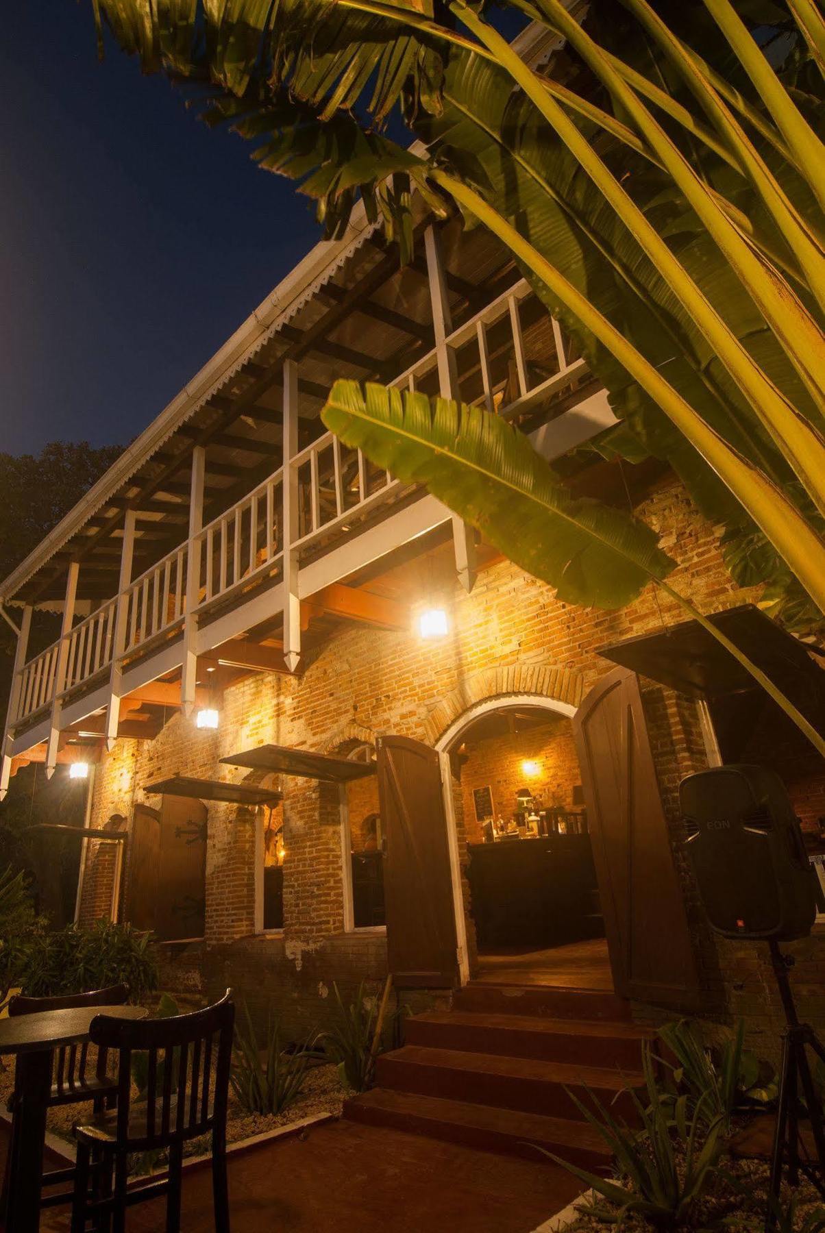Aparthotel The Old Gin House Oranjestad  Esterno foto
